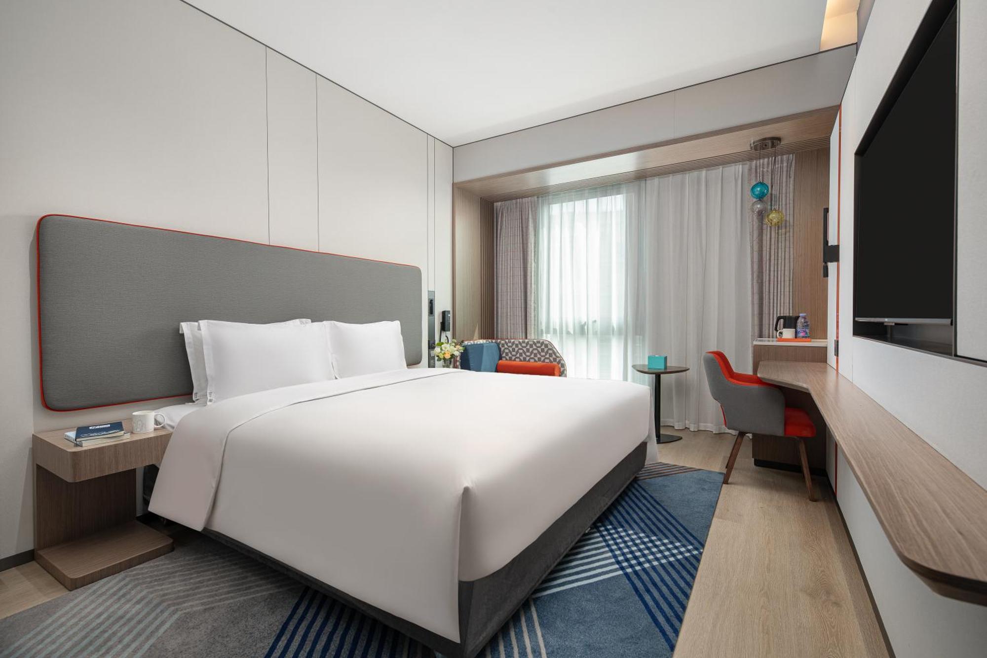 Holiday Inn Express Changfeng Park Shanghai Exterior photo