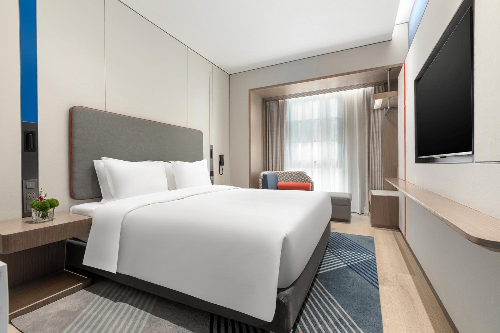 Holiday Inn Express Changfeng Park Shanghai Exterior photo