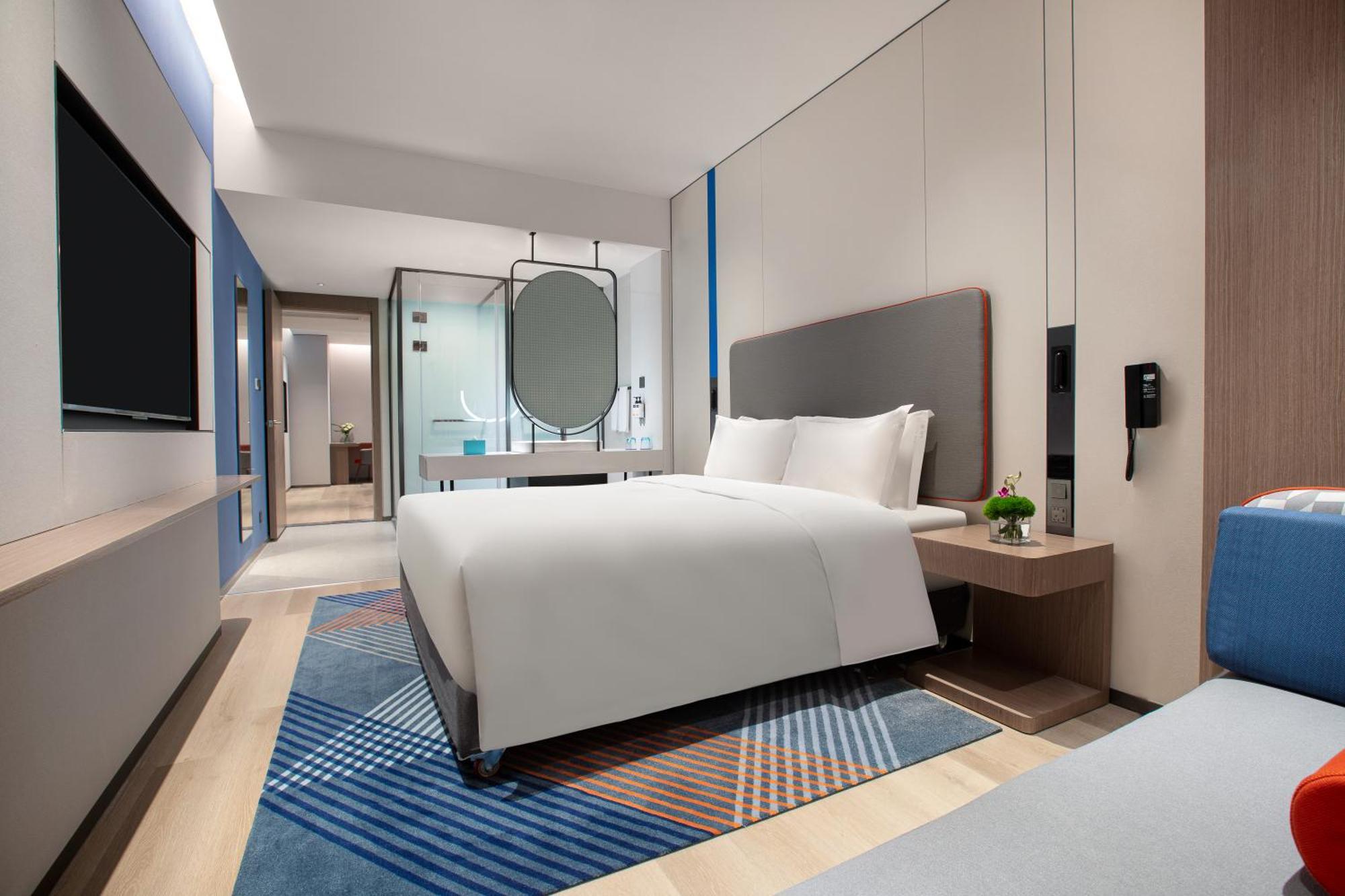 Holiday Inn Express Changfeng Park Shanghai Exterior photo