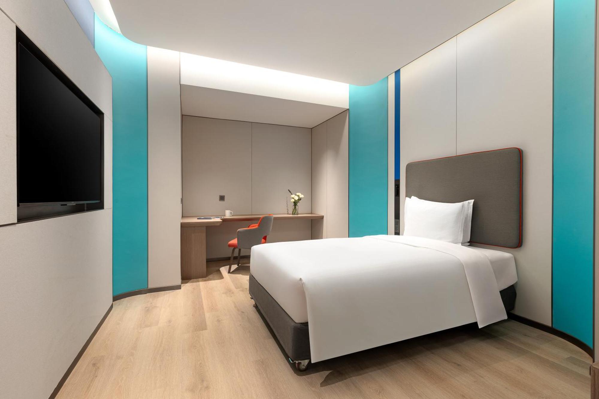 Holiday Inn Express Changfeng Park Shanghai Exterior photo